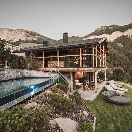 Luxury Chalet Vilaiet Urtijëi Buitenkant foto