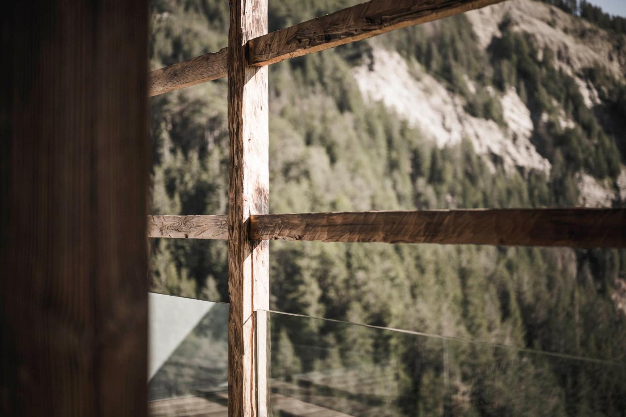 Luxury Chalet Vilaiet Urtijëi Buitenkant foto