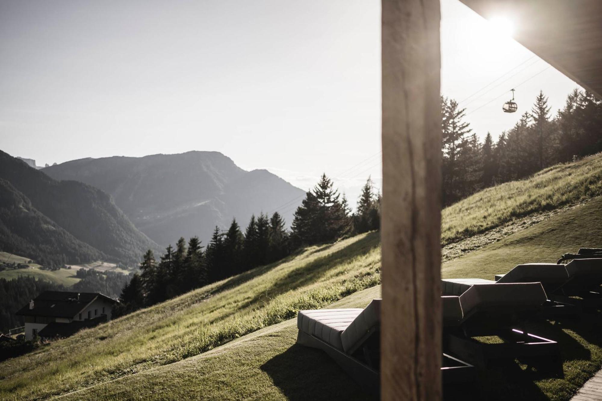 Luxury Chalet Vilaiet Urtijëi Buitenkant foto