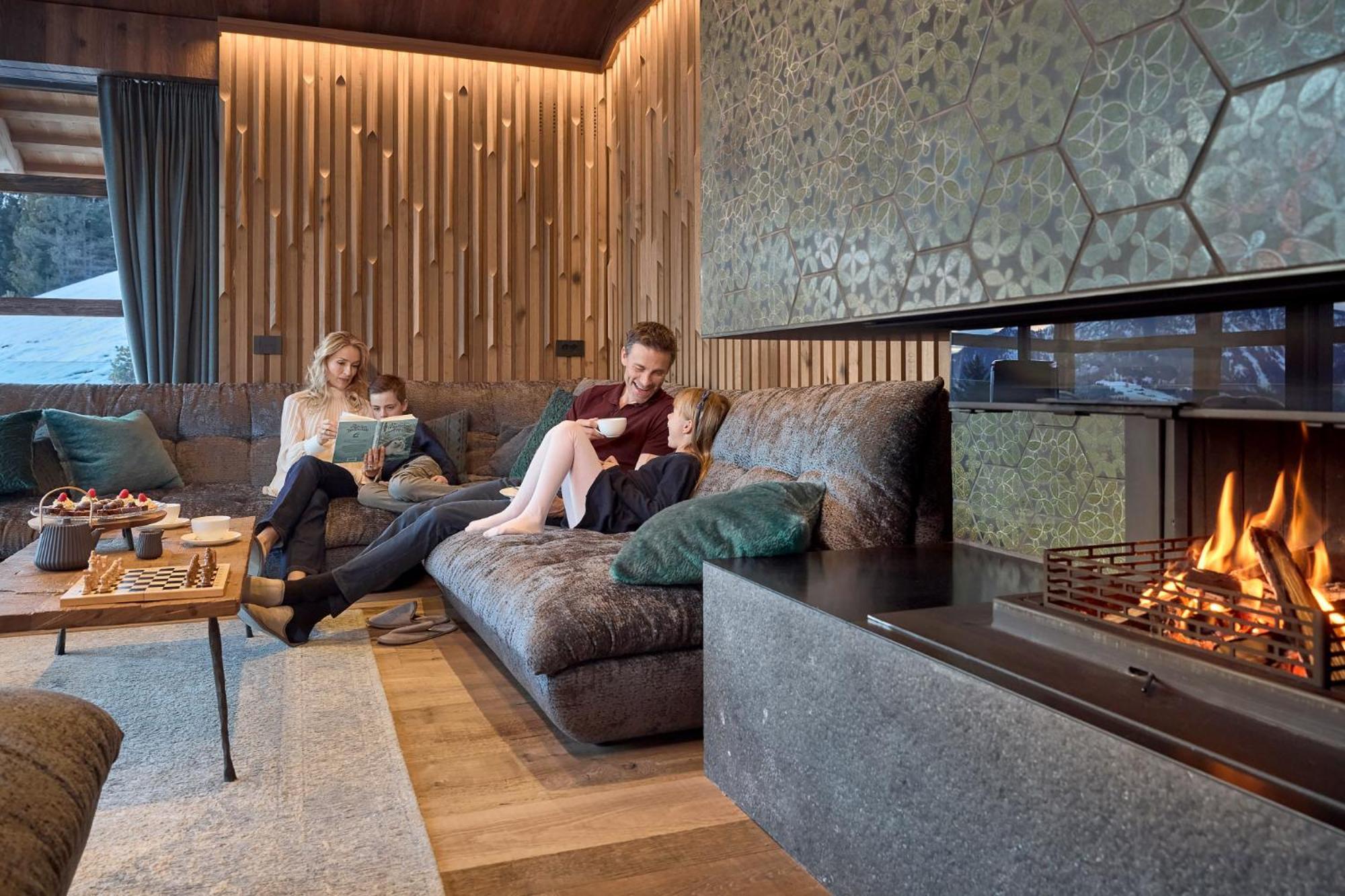 Luxury Chalet Vilaiet Urtijëi Buitenkant foto